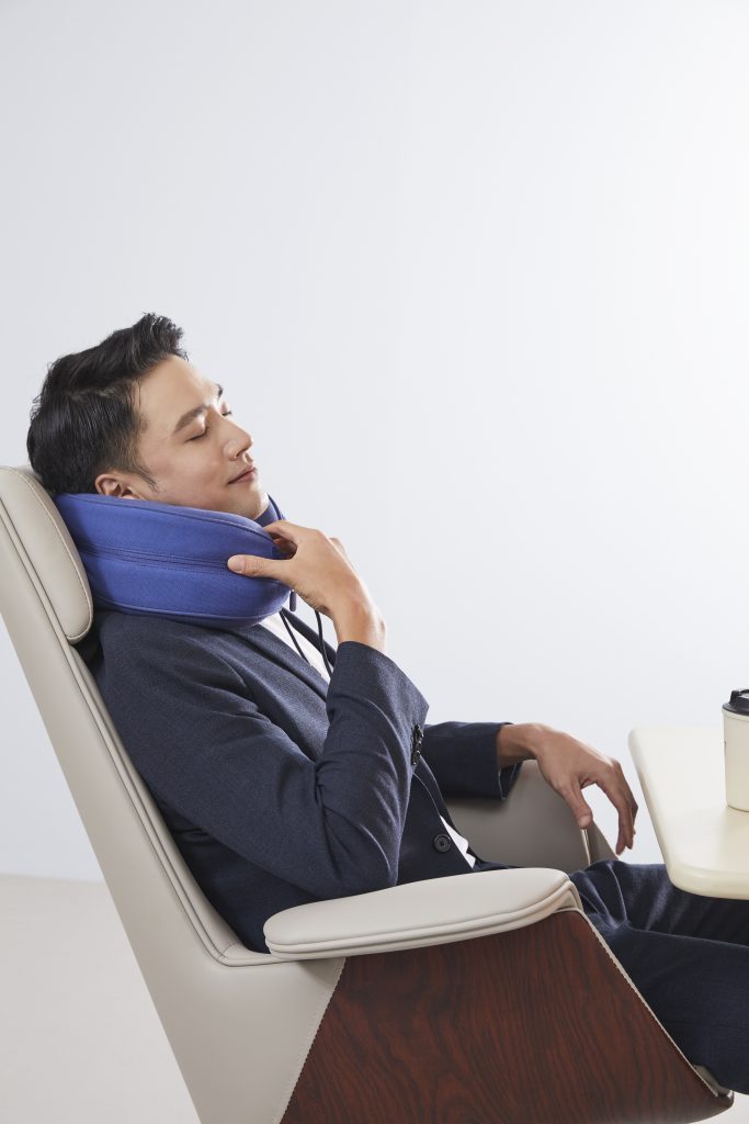 艾玛乐眠推出巴斯夫CosyPUR® 制成的新一代多功能护颈枕-有解塑料观察