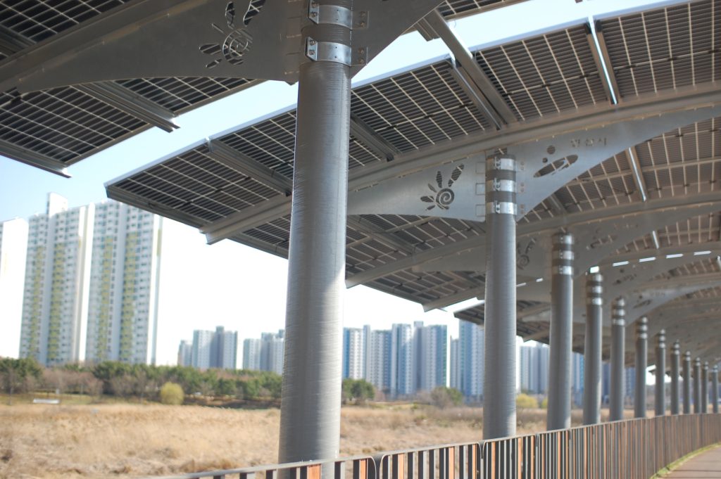 BoldurTM电线杆助韩国安山河畔的太阳能电池板屹立不倒-有解塑料观察