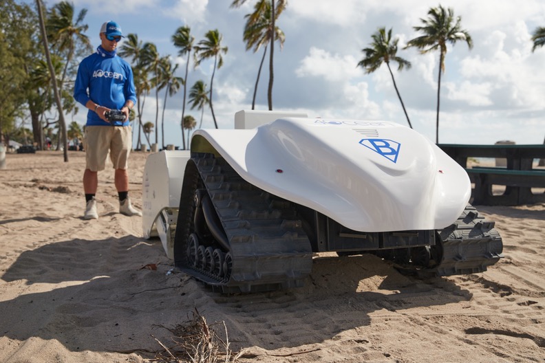 生态创新公司合作开发海滩清理机器人BeBot-有解塑料观察